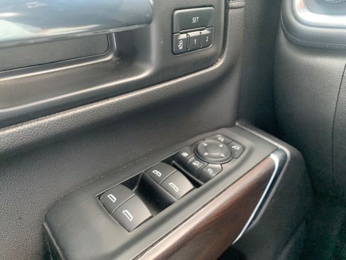 Used 2023 GMC Sierra 2500 SLT w/ SLT Convenience Package AWD/4WD image 15