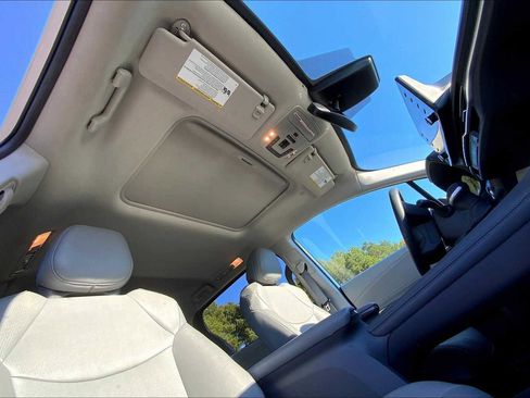 Used 2024 Toyota Sienna XLE image 13