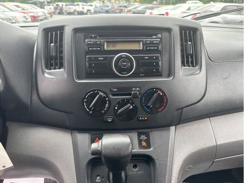 Used 2013 Nissan NV200 S w/ Back Door Glass Pkg image 11