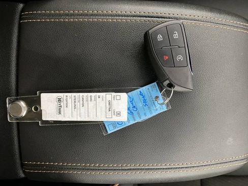Certified 2024 GMC Canyon AT4 AWD/4WD image 32