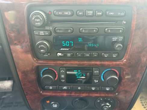 Used 2005 GMC Envoy Denali RWD image 7