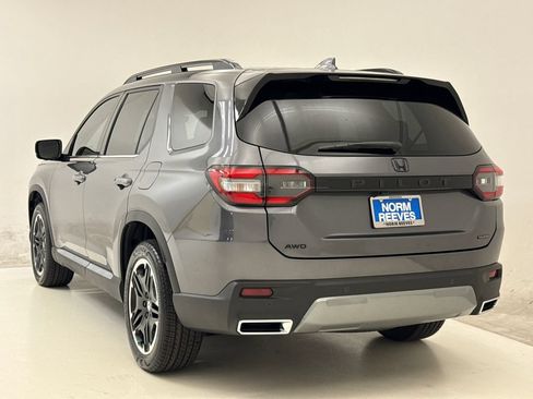 New 2026 Honda Pilot Touring image 7