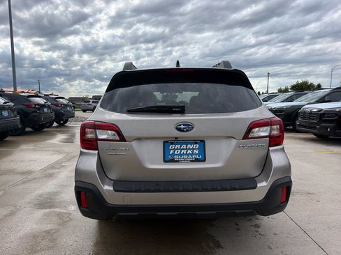 Used 2019 Subaru Outback 2.5i Premium AWD/4WD image 7