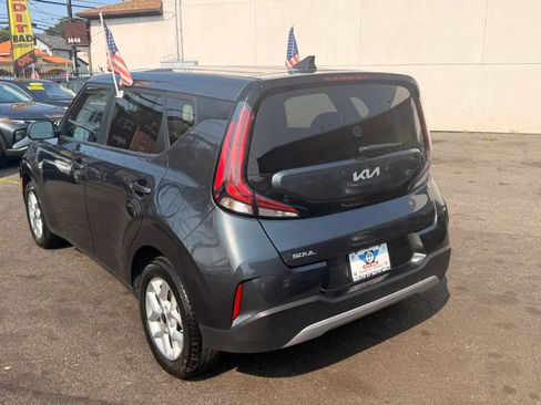 Used 2024 Kia Soul LX w/ Option Group 015 FWD image 5