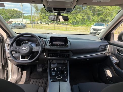 Used 2024 Nissan Rogue S AWD/4WD image 8