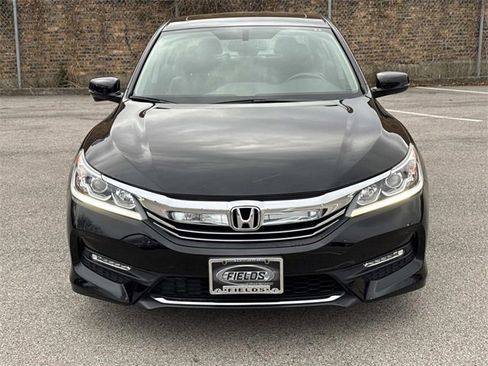 Used 2017 Honda Accord EX-L image 2