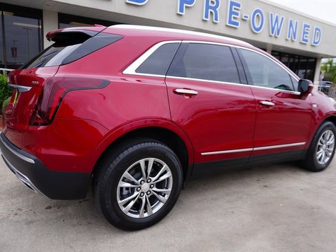 Used 2021 Cadillac XT5 Premium Luxury image 6