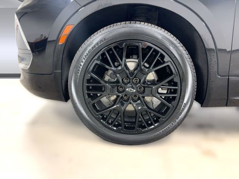 Certified 2023 Chevrolet Blazer RS w/ Driver Confidence II Package image 11
