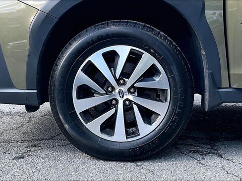 Used 2023 Subaru Outback Premium AWD/4WD image 17
