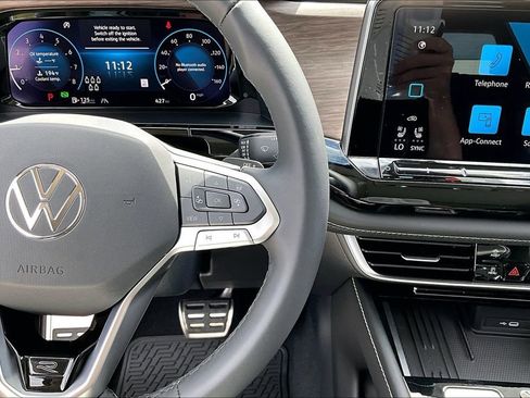 Certified 2026 Volkswagen Atlas SEL Premium R-Line image 25