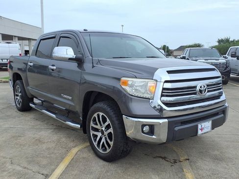 Used 2017 Toyota Tundra SR5 w/ SR5 Upgrade Package RWD image 3