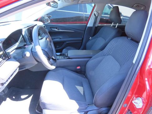 Used 2025 Toyota Camry LE FWD image 10