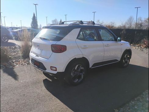 New 2026 Hyundai Venue SEL image 6