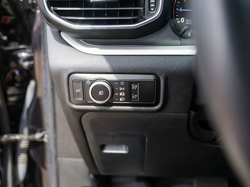 Used 2023 Ford Explorer XLT w/ Equipment Group 202A image 18