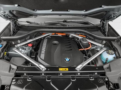New 2026 BMW X5 xDrive50e w/ Premium Package image 8