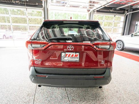 Used 2024 Toyota RAV4 LE AWD/4WD image 3