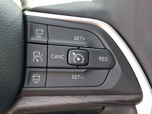 Used 2023 Jeep Grand Cherokee 4WD 4xe image 24