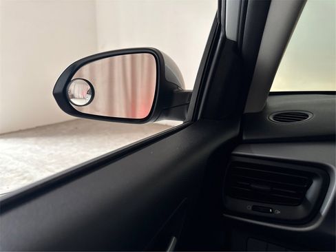 Used 2023 Kia Rio LX image 36