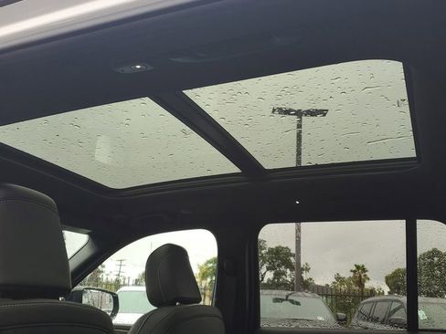 New 2025 Jeep Grand Cherokee Limited image 15