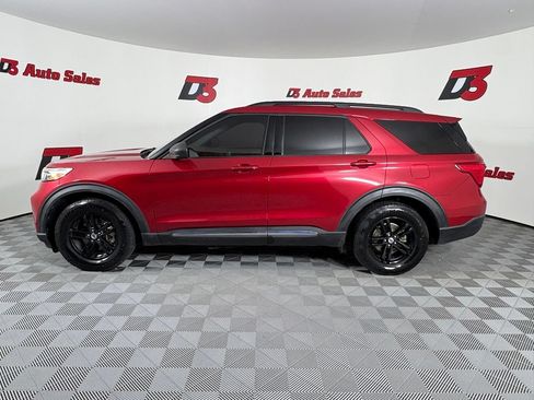 Used 2020 Ford Explorer XLT RWD image 3