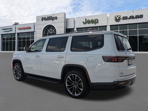 Used 2022 Jeep Wagoneer Series II w/ Convenience Group I image 5