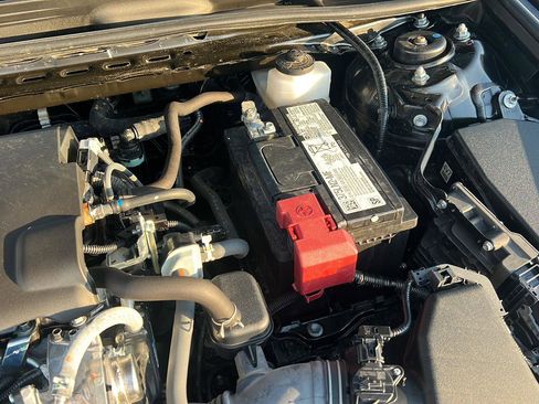 Used 2023 Toyota Camry SE image 34