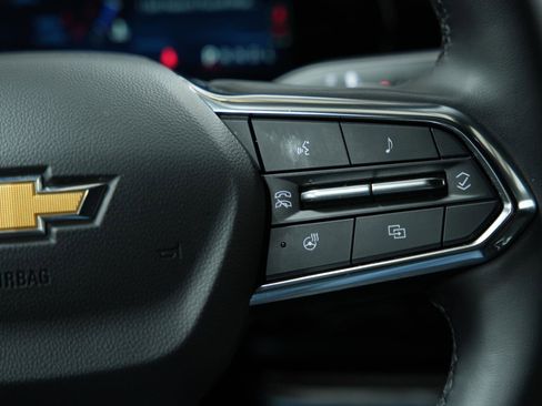 Used 2025 Chevrolet Equinox LT FWD image 33