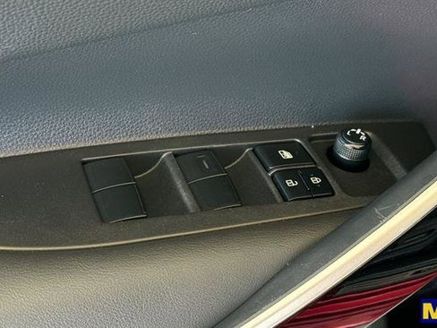 Used 2022 Toyota Corolla XLE image 12