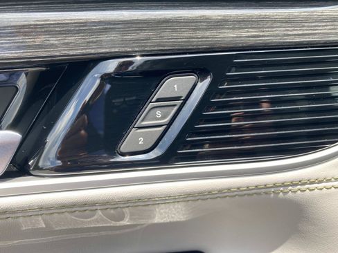 Used 2022 Jeep Wagoneer Series II AWD/4WD image 21
