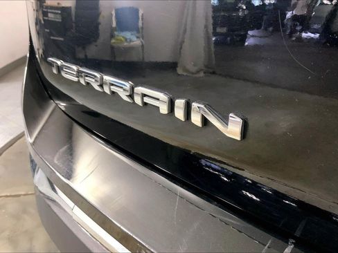 Used 2024 GMC Terrain SLT AWD/4WD image 30
