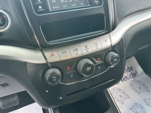 Used 2013 Dodge Journey SXT FWD image 25