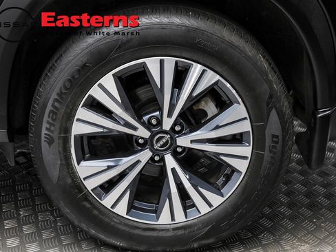 Used 2023 Nissan Rogue SV image 13