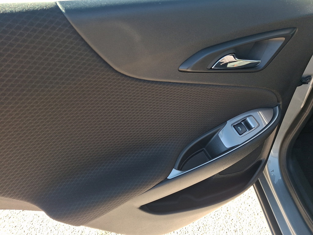 Used 2025 Chevrolet Malibu LT FWD image 19