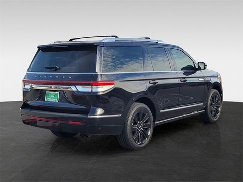 Used 2023 Lincoln Navigator Reserve image 7