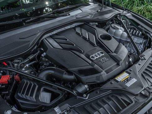 Used 2024 Audi A8 L 3.0T AWD/4WD image 31