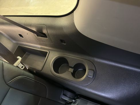 Used 2017 Chevrolet Suburban LT w/ LT Signature Package image 31