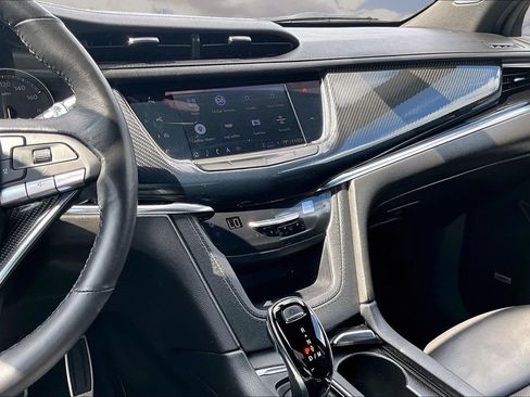 Used 2023 Cadillac XT6 Sport w/ Technology Package AWD/4WD image 9