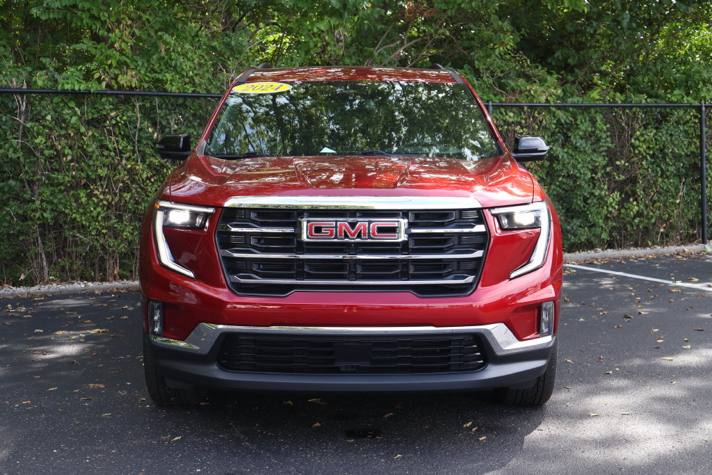 Certified 2024 GMC Acadia Elevation FWD image 2