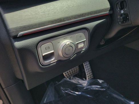 New 2026 Mercedes-Benz GLS 580 4MATIC image 21