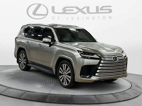 Used 2022 Lexus LX 600 4WD w/ Luxury Package image 7