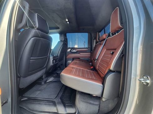 Used 2025 GMC Sierra 3500 Denali Ultimate AWD/4WD image 13