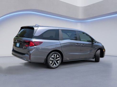 New 2026 Honda Odyssey EX-L image 4