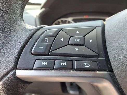 Used 2024 Nissan Altima 2.5 SV FWD image 19