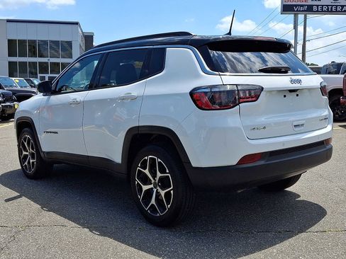 Used 2025 Jeep Compass Limited AWD/4WD image 4