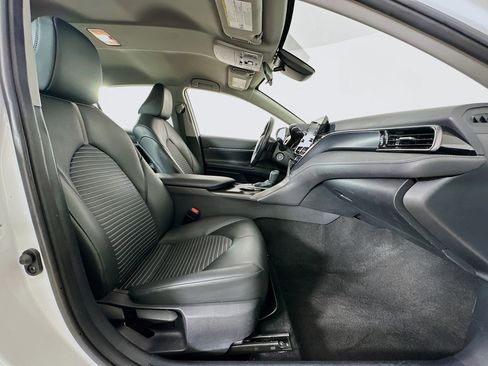 Used 2024 Toyota Camry SE image 29