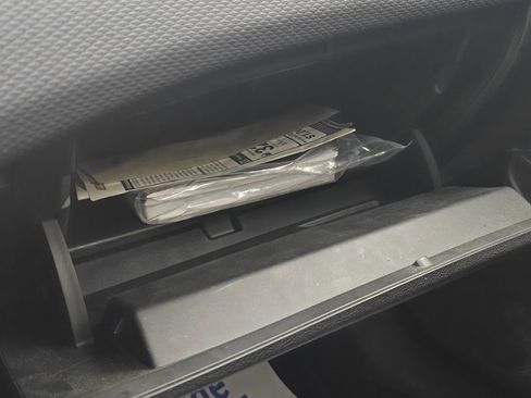 Used 2019 Chevrolet Cruze LT w/ Convenience Package image 32