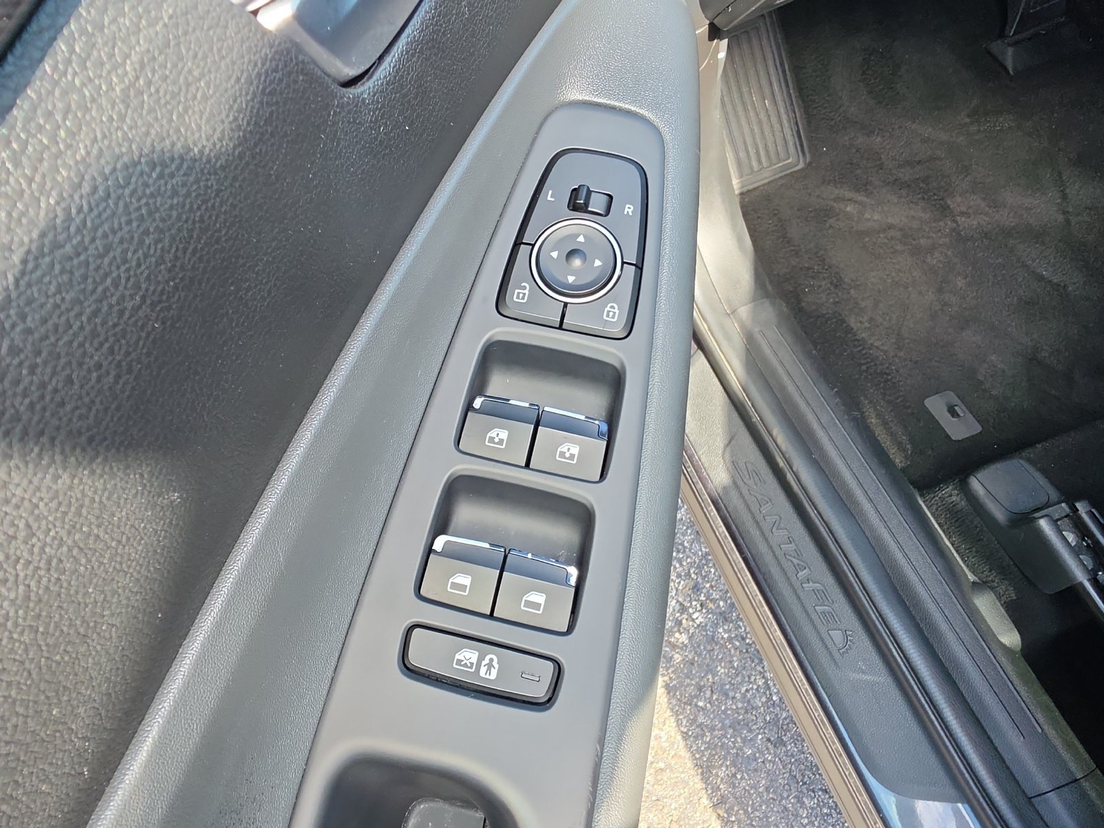 Used 2023 Hyundai Santa Fe SEL AWD/4WD image 14