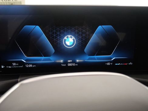 Used 2025 BMW 330i Sedan w/ Premium Package image 20