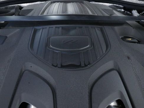 Used 2025 Porsche Panamera image 9