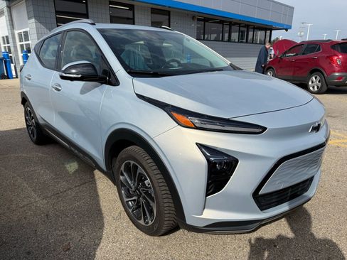 Used 2023 Chevrolet Bolt EUV Premier w/ Sun & Sound Package image 1